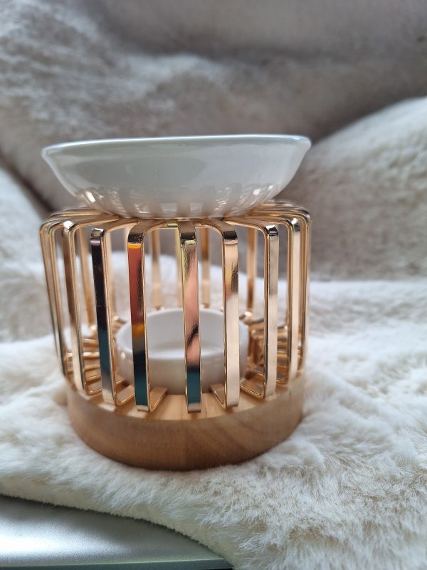 Brander hout met goud