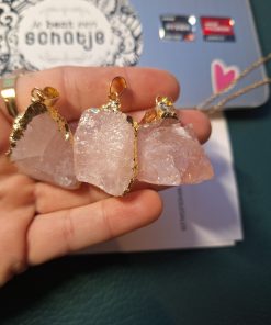 Ruwe Rozenkwarts Hanger verguld met goud
